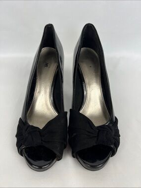 FIONI Clothing Black Peep-Toe Knot Pumps- Size 7